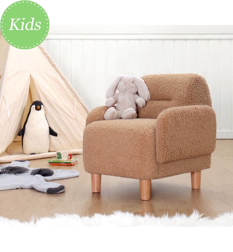 Poltrona a orecchioni per bambini, marrone, 100% pelliccia sintetica, gambe in legno.