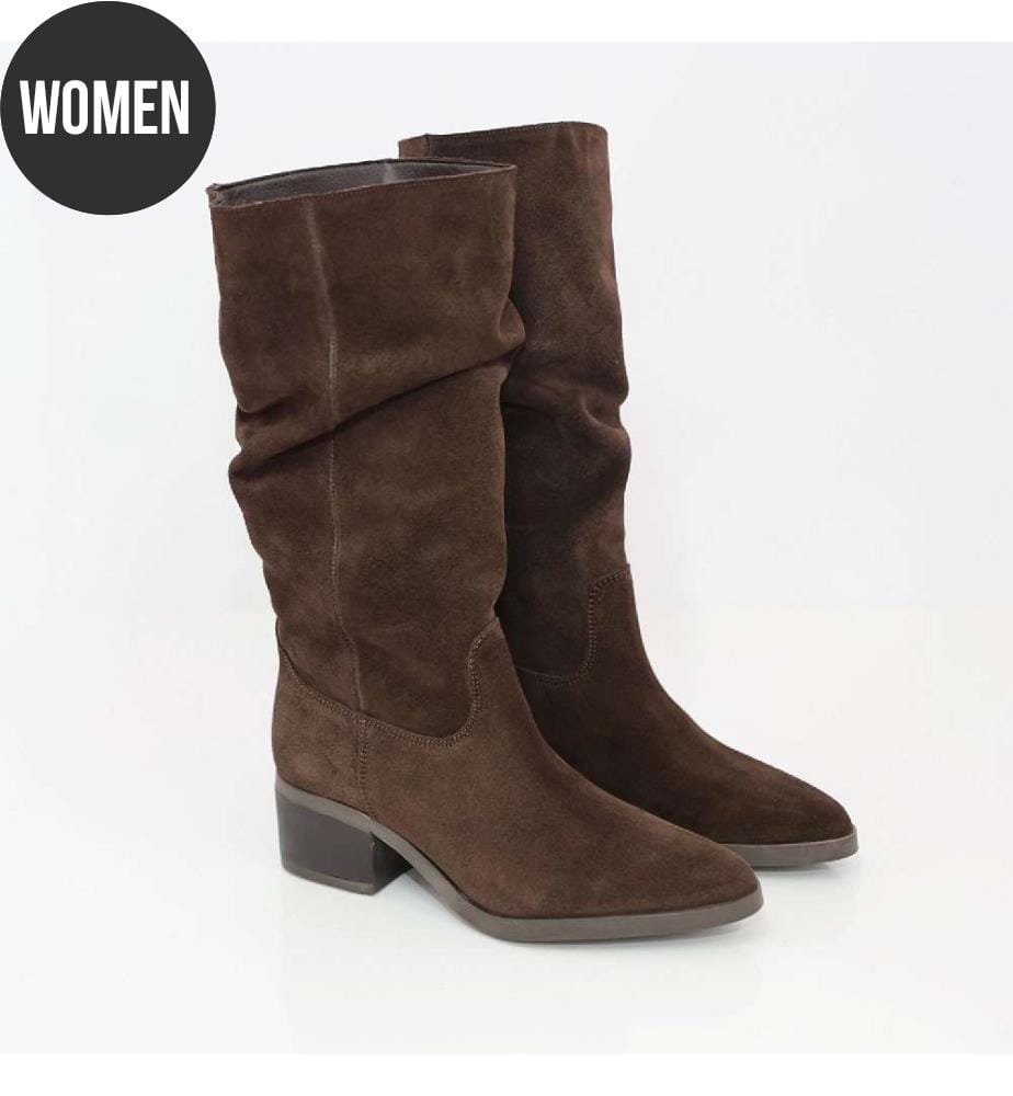 Hohe braune Wildlederstiefel