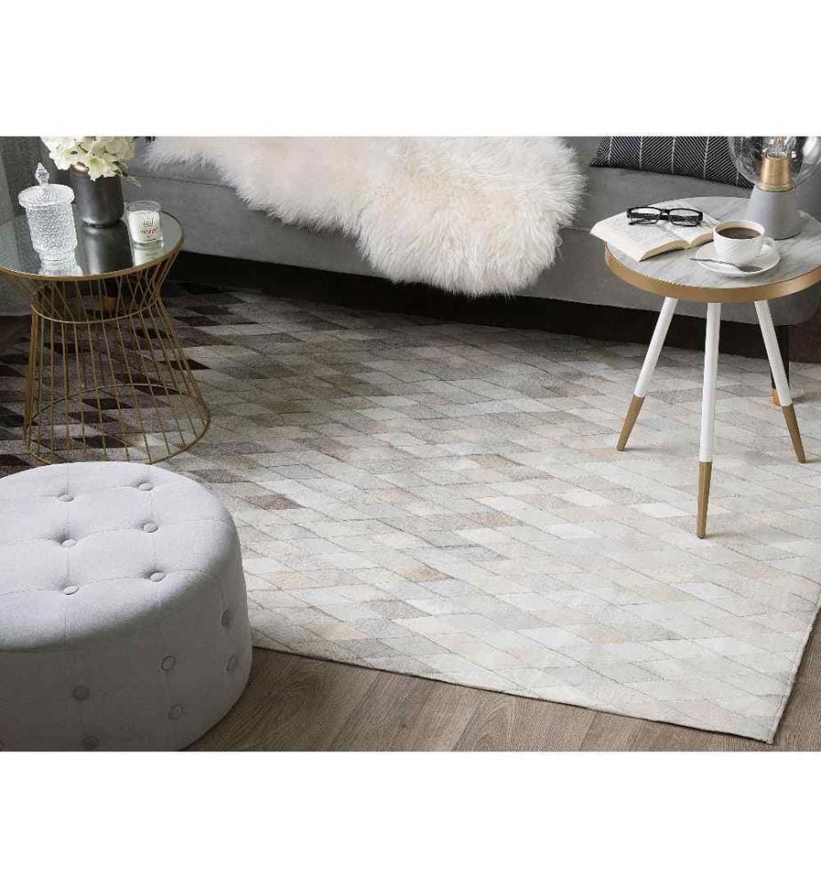Tapis Rectangulaire Beige Blanc et Gris en Cuir Patchwork pour Intérieur au Style Moderne 140 x 200 cm