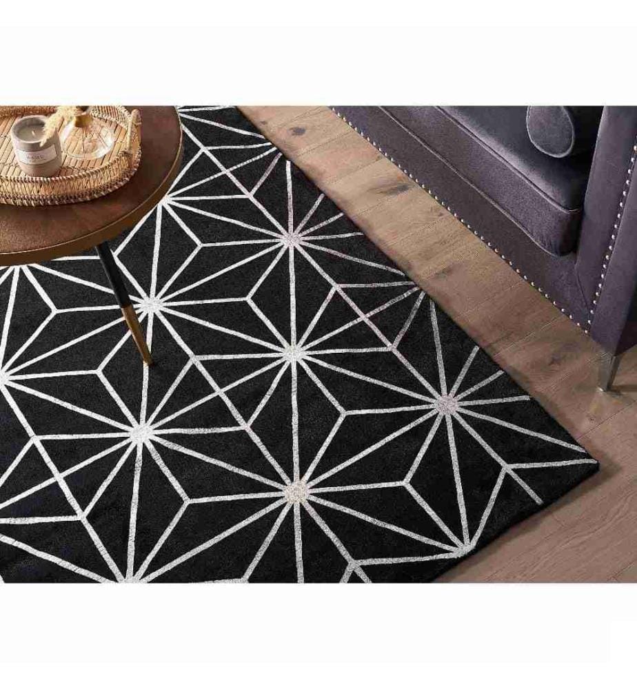Tapis Rectangulaire en Viscose Noire et Argentée 160 x 230 cm avec Motif Fait à la Main pour Salon ou Chambre au Design Glamour et Moderne
