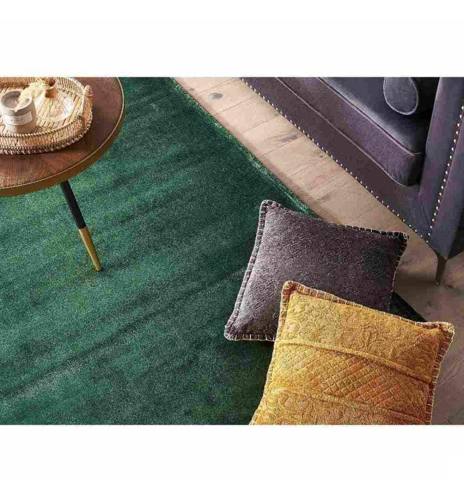 Tapis Rectangulaire Unicolore en Viscose Verte 140 x 200 cm Effet Soie Très Doux au Toucher et Adapté au Chauffage par le Sol Moderne
