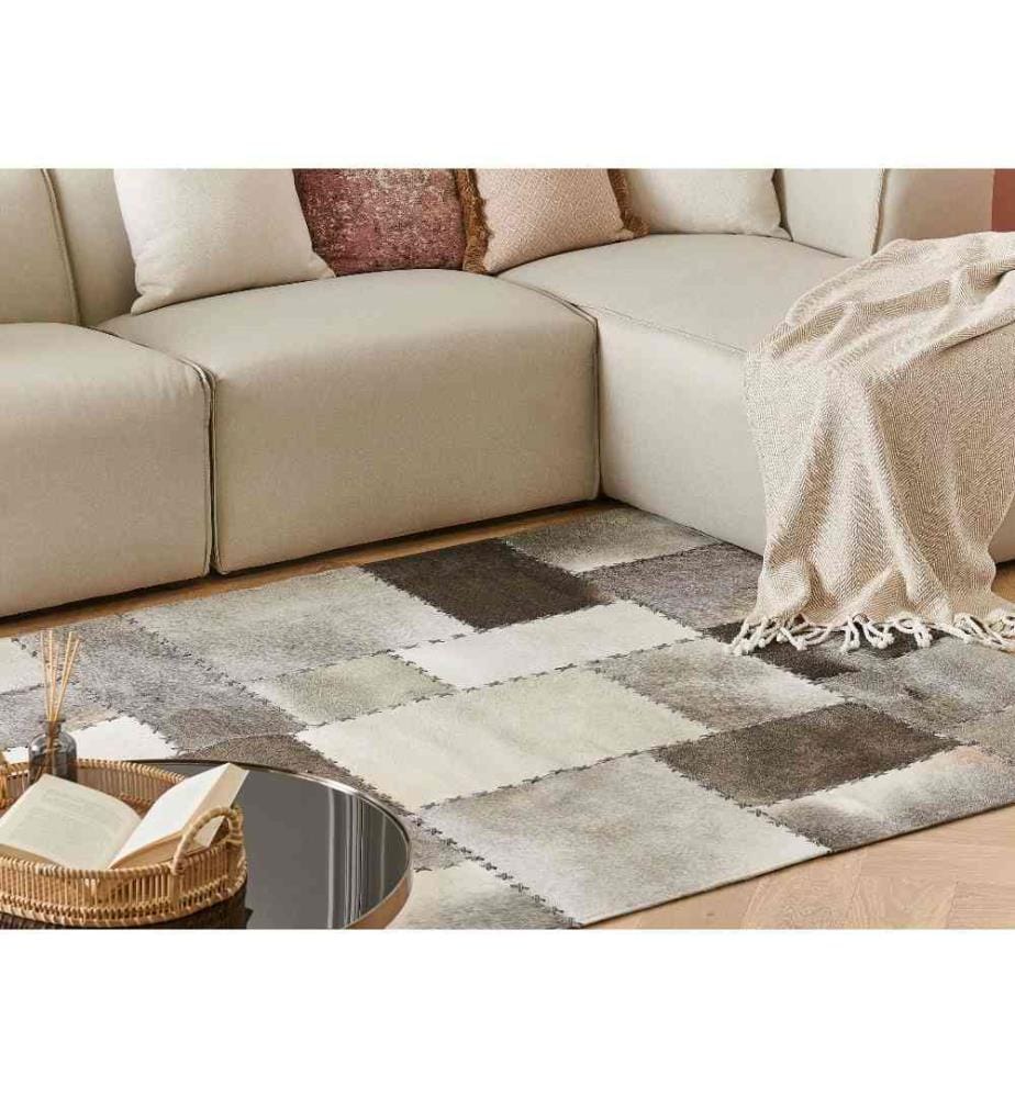 Tapis Fait à la Main en Morceaux de Cuir de Vache Marron et Taupe 160 x 230 cm Accessoire Déco Parfait pour Intérieur Moderne et Boho