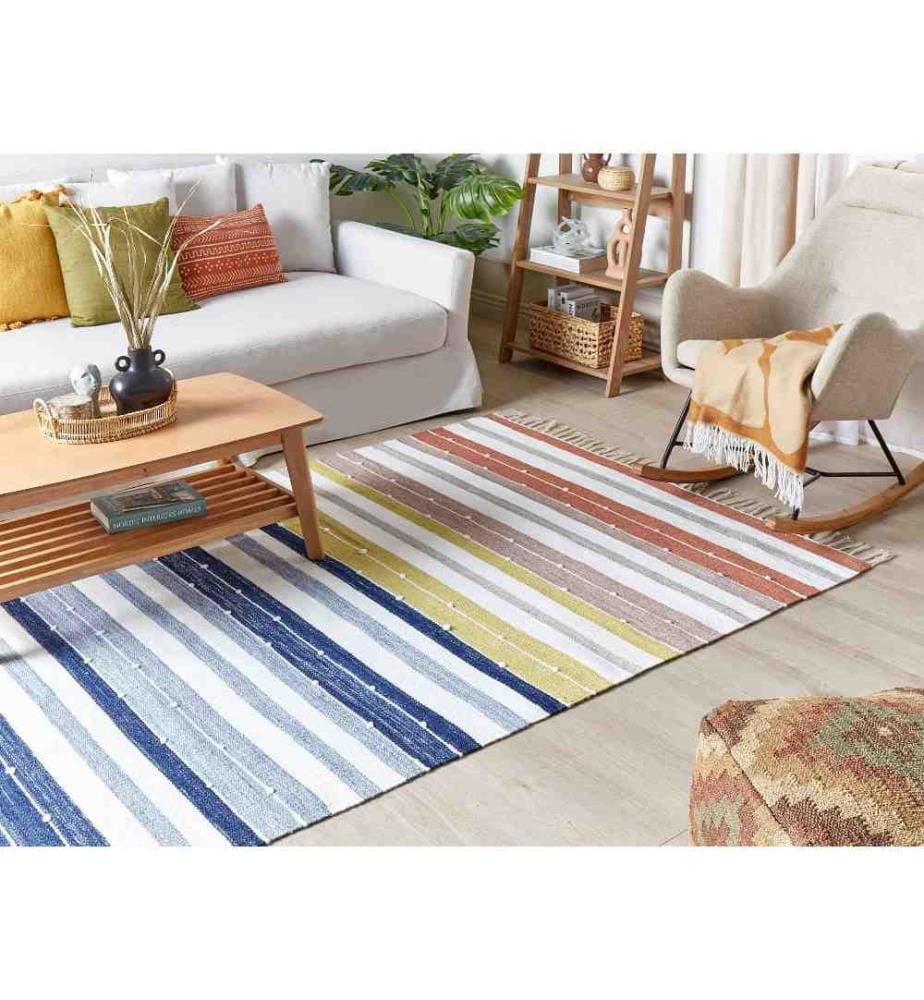 Tapis Multicolore en Matière Synthétique 140 x 200 cm à Rayures Fait Main et Pompons Décoratifs Style Bohème