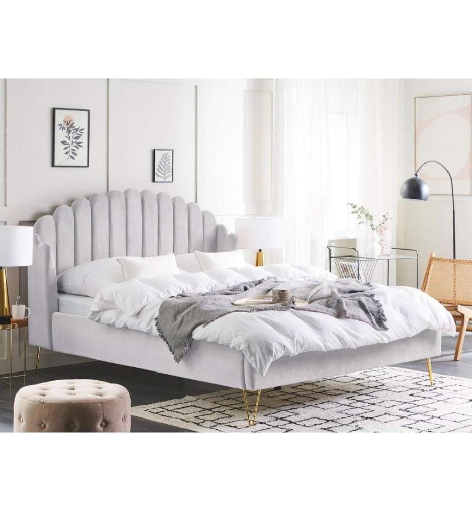 Lit Double Gris en Tissu Velours avec Sommier à Lattes 160 x 200 cm avec Tête de Lit Rembourrée en Coquillage Chambre Rétro Moderne