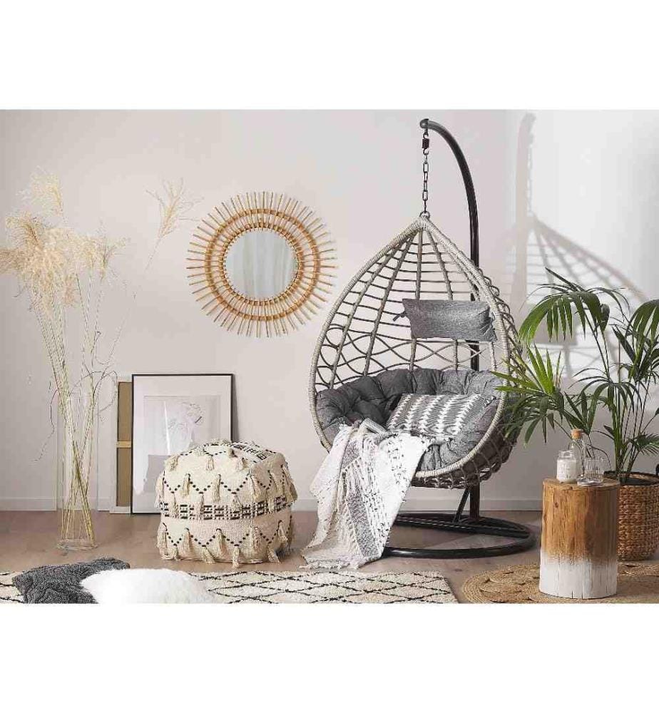 Fauteuil Suspendu en Rotin Gris avec Coussin et Support en Acier Noir pour Usage à l'Intérieur et Extérieur au Design Bohème Très Tendance