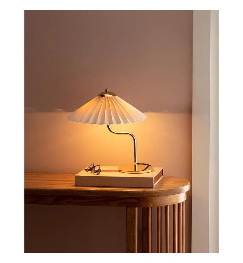 Lampe de table, or, corps en métal