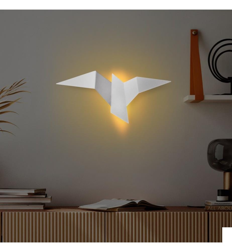 Lampe murale, blanche, corps en métal, socle en métal