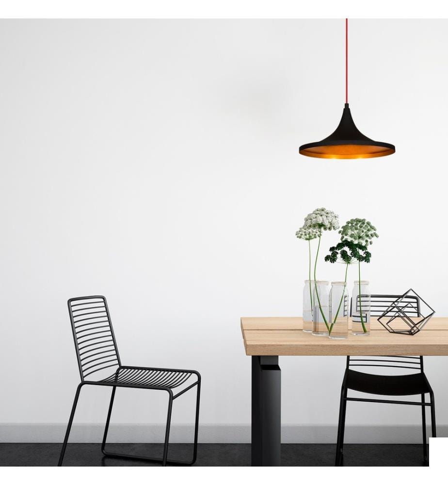 Noir, Rouge, Lustre, Corps Métallique