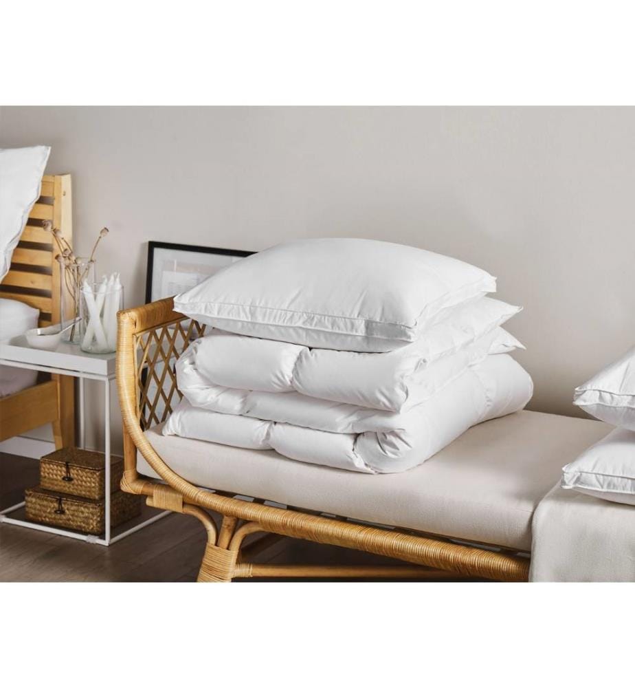 Lot de 2 Oreillers Confortables en Microfibre Blanc 80 x 80 cm au Rembourrage Idéal pour Allergiques