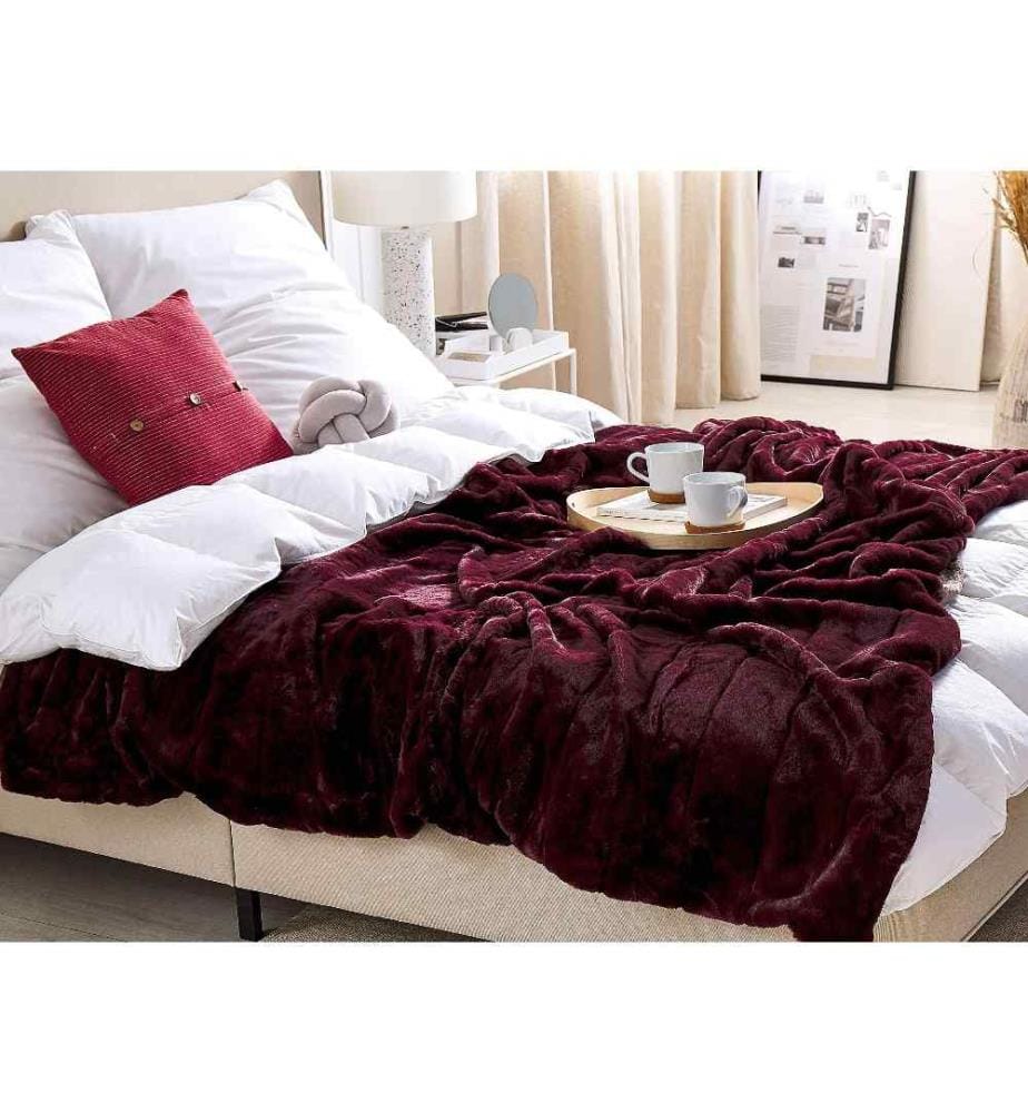 Plaid Rouge Bordeaux en Polyester 180 x 220 cm Couvre Lit Doublé Ultra Doux Chaud Idéal pour Habiller un Canapé ou Comme Couverture