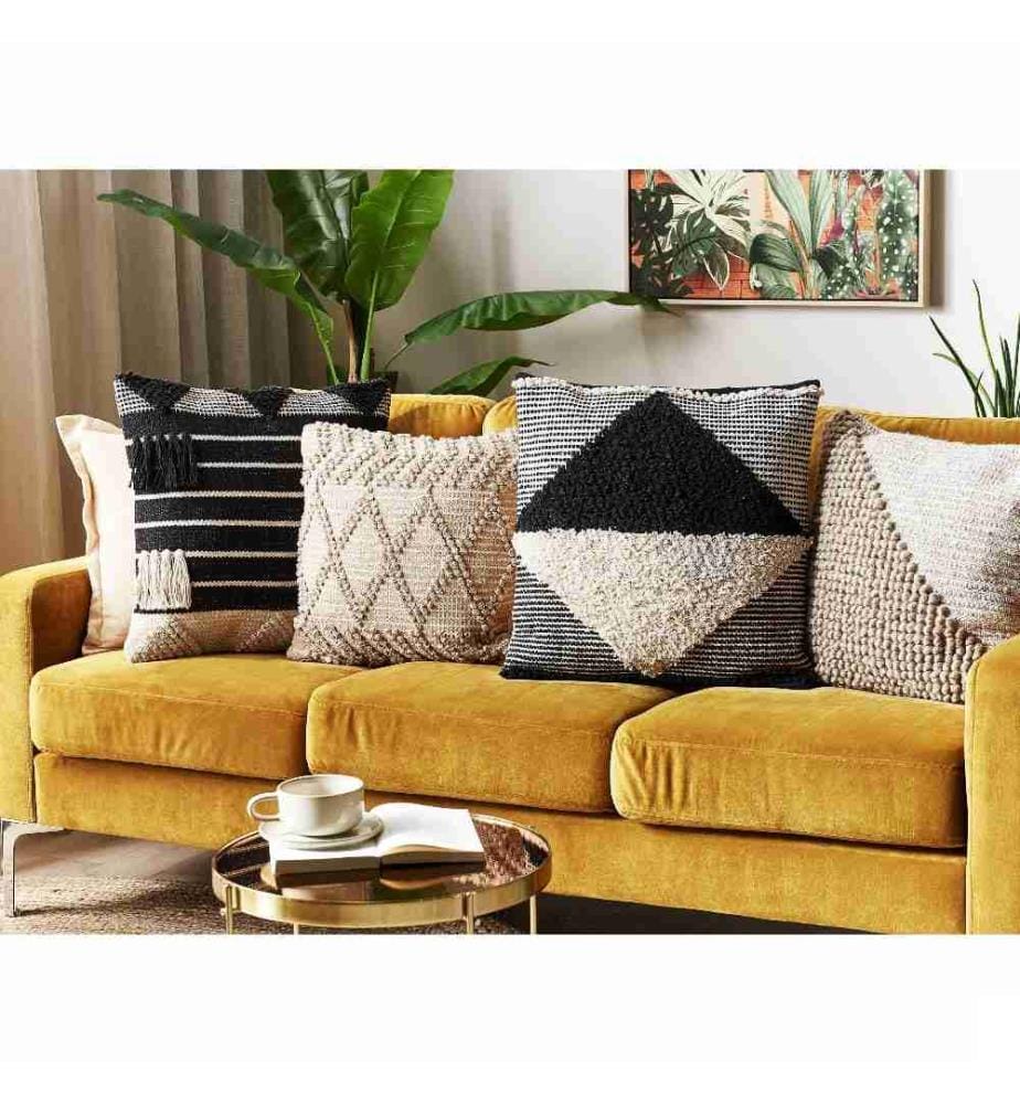 Coussin Beige et Noir en Coton 50 x 50 cm à Motif Géométrique Fait Main avec Housse Amovible et Garnissage pour Intérieur