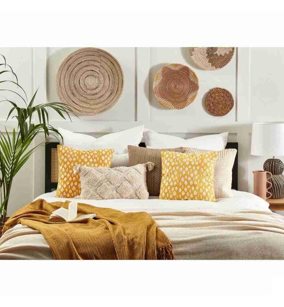 Set 2 Coussins en Coton à Motifs de Feuilles Jaune Moutarde 45 x 45 cm Housse Amovible à Pompons Accessoires de Décoration