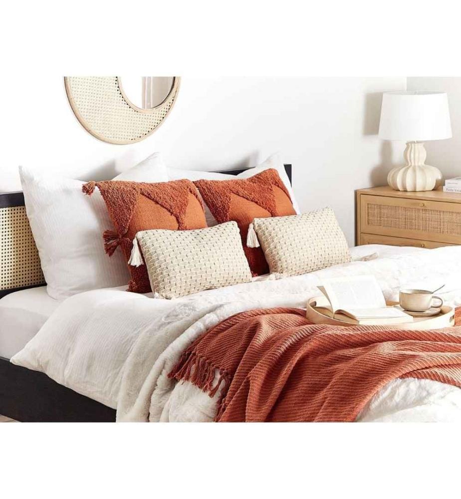 Lot de 2 Coussins Beige Clair en Polyester 25 x 45 cm Pompons et Motif Géométrique Housse Amovible avec Rembourrage