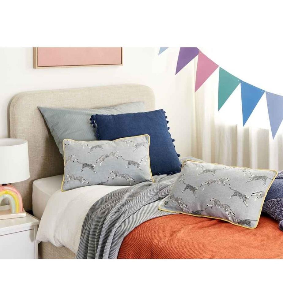 Lot de 2 Coussins Gris en Coton 30 x 50 cm Motif Imprimé Guépard Accessoire Textile Décoratif