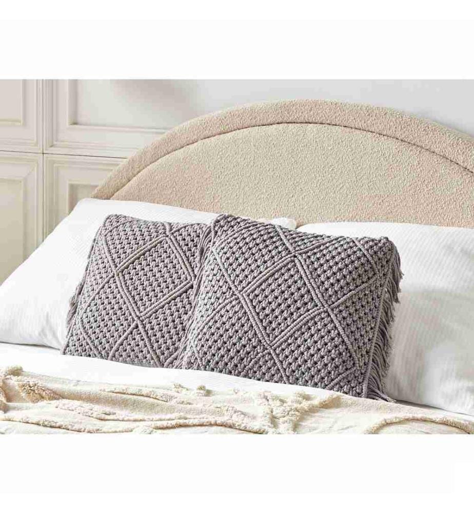 Set de 2 coussins décoratifs gris en coton 45 x 45 cm design macramé avec franges style boho moderne pour salon chambre canapé fauteuil lit