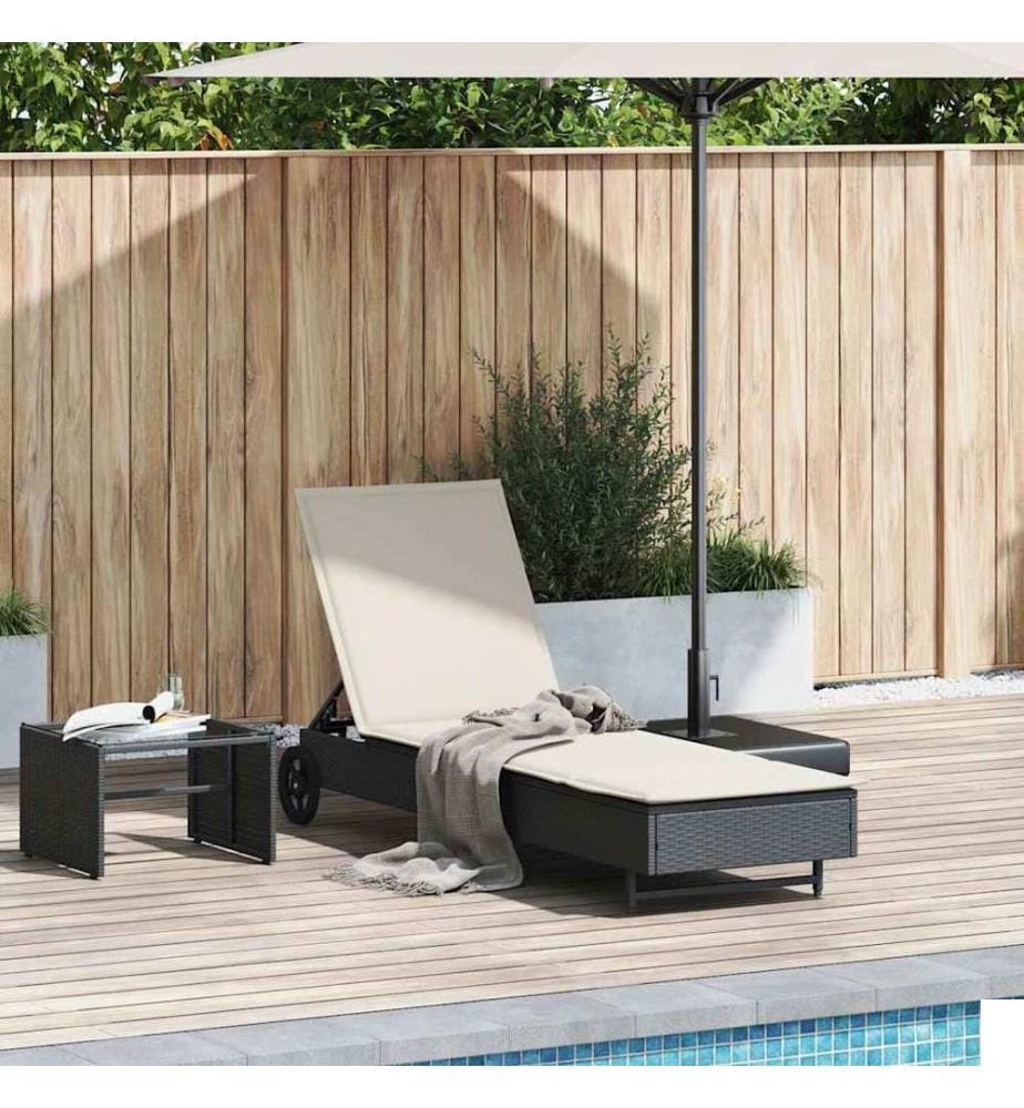 vidaXL Chaise longue avec roues et coussin noir résine tressée