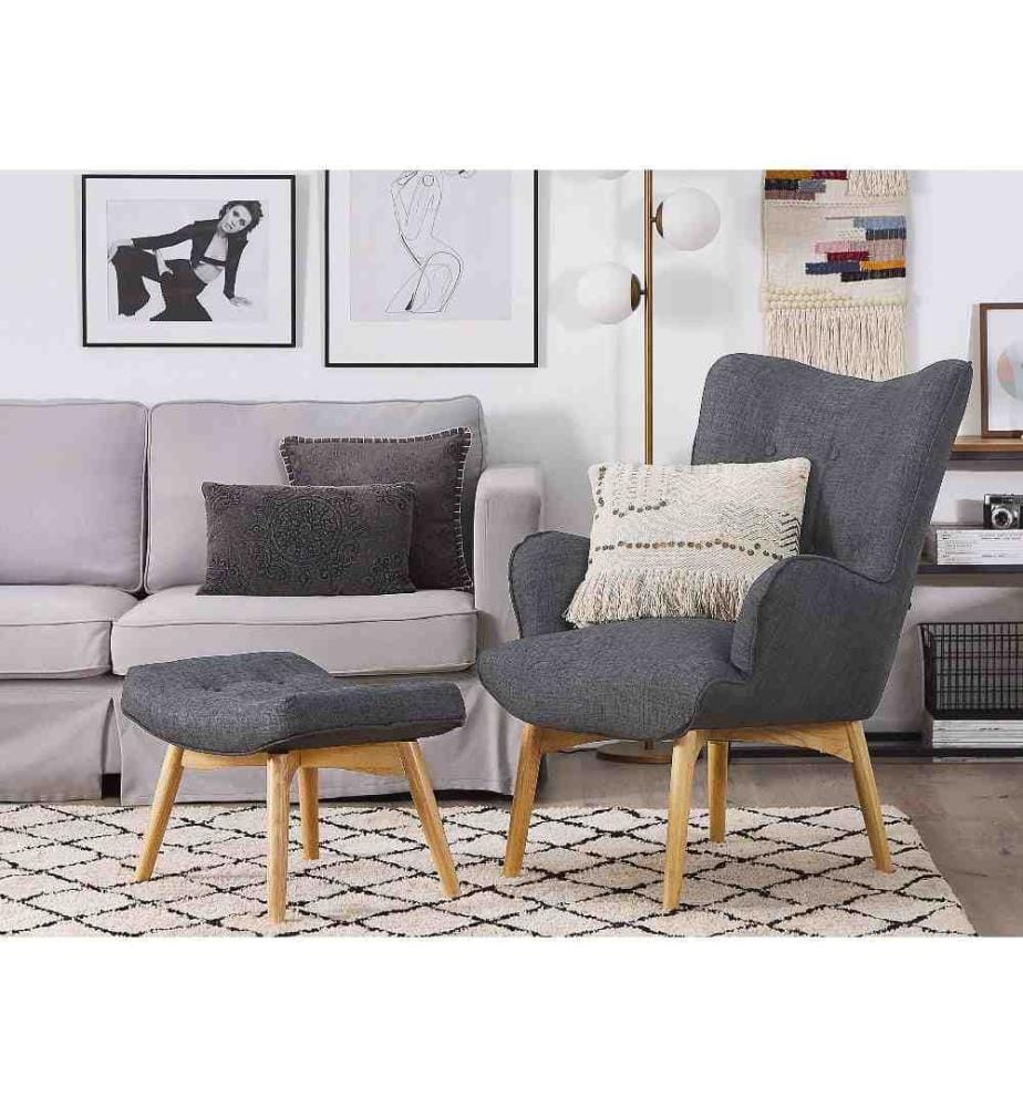 Fauteuil Tapissé en Tissu Gris Foncé avec Repose-pied Design Scandinave et Confort Optimal pour Salon ou Coin Lecture