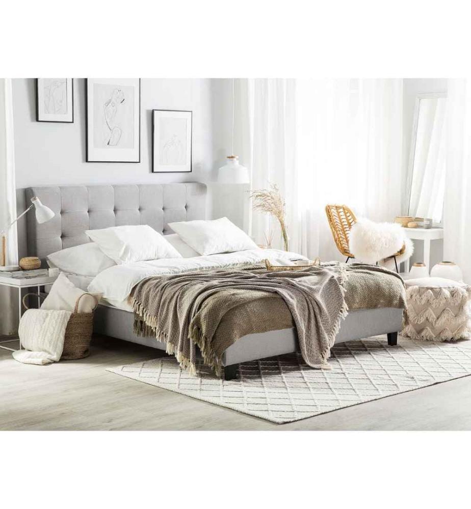 Lit Double à Eau en Tissu Gris Clair 160 x 200 cm avec Haute Tête de Lit Rembourrage Style Élégant Luxueux pour Chambre Glamour ou Moderne