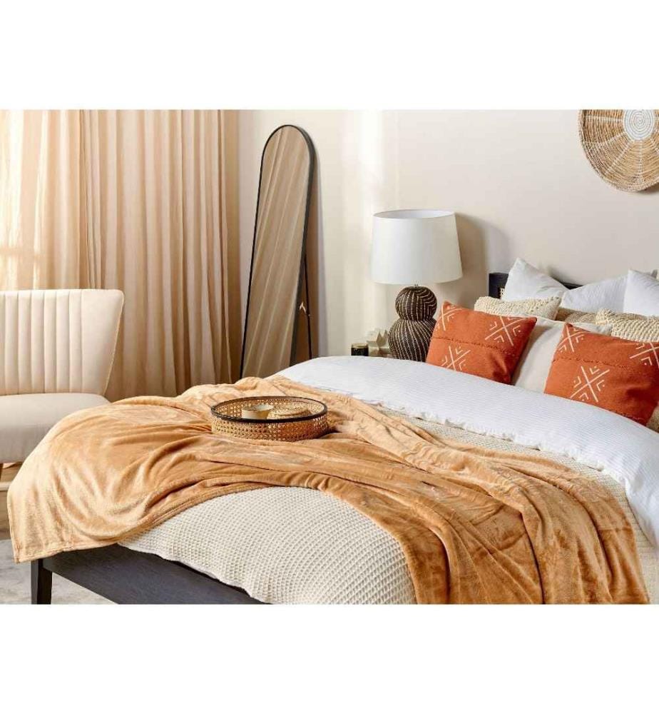 Couvre-Lit Beige Sable en Polyester 150 x 200 cm Incroyablement Doux Durable Facile à Entretenir Parfait pour le Lit ou Canapé