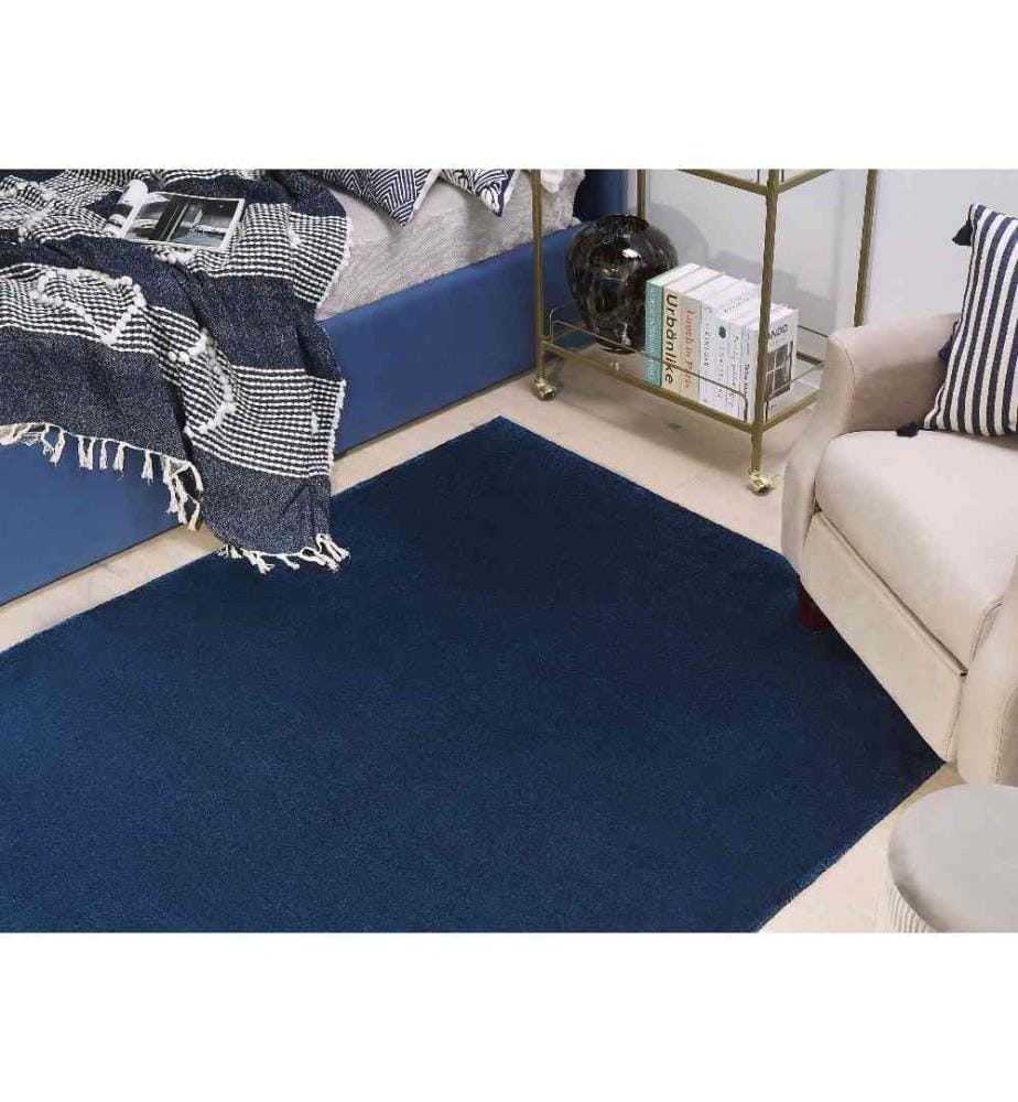 Tapis Rectangulaire Unicolore en Viscose Bleu 140 x 200 cm Très Doux et Adapté au Chauffage par le Sol pour Chambre ou Salon Moderne