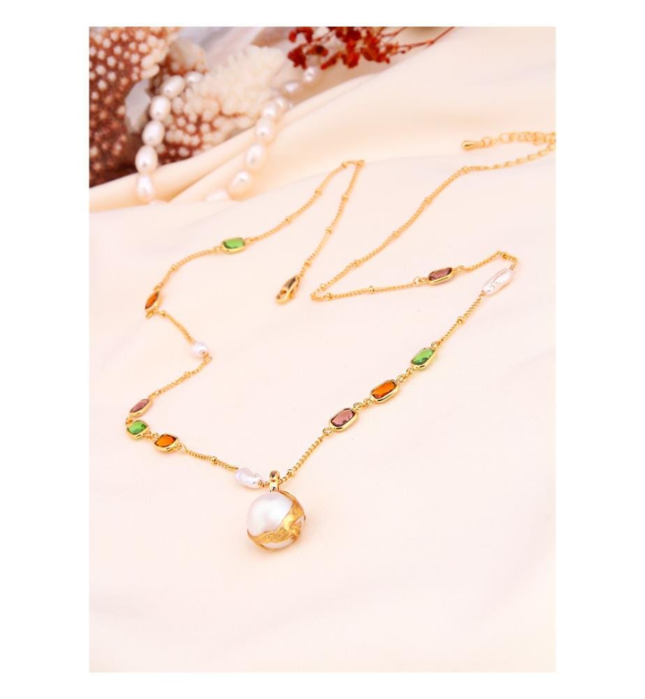 Collier en zircon et perles