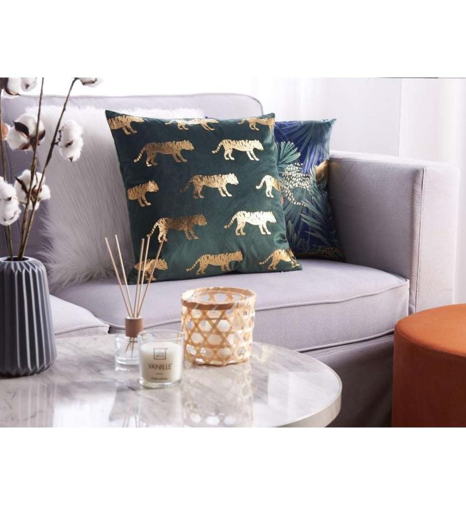 Lot 2 Coussins Décoratifs Verts 45 x 45 cm en Velours avec Motif Tropical Tigre Doré pour Salon ou Chambre de Style Moderne ou Glamour