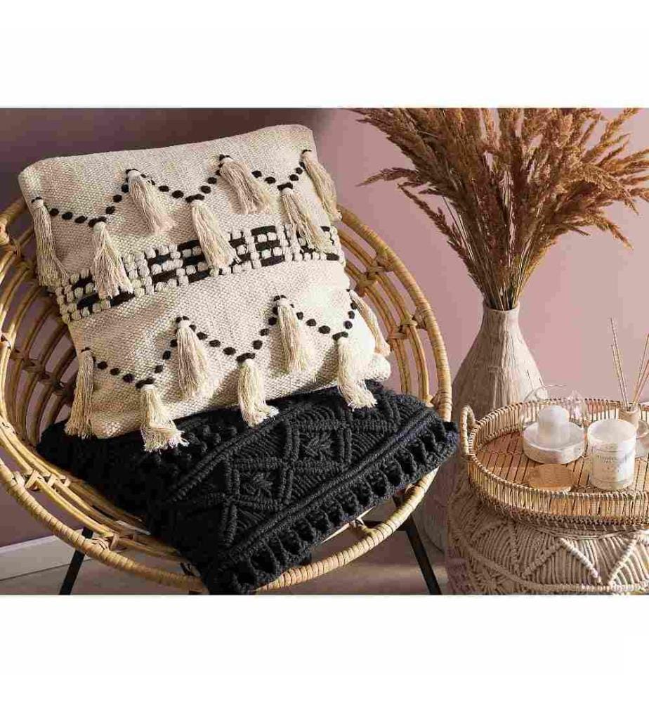 Lot de 2 Coussins Décoratifs Beiges et Noirs à Motifs Ethniques 45 x 45 cm avec Pompoms et Broderies pour Intérieur Scandinave et Boho