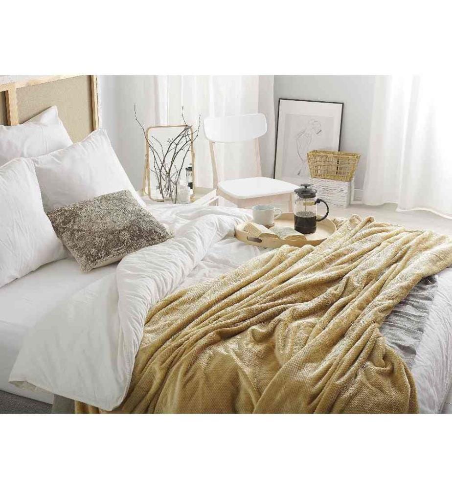 Plaid à Pompons Jaune 200 x 220 cm Ultra Doux au Toucher et Très Décoratif Idéal pour Salon ou Chambre au Style Moderne et Scandinave