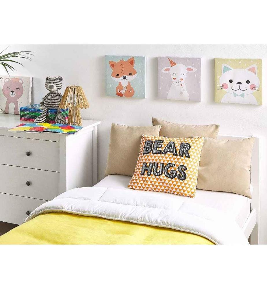 Coussin ou Oreiller Fun Orange Avec Texte Bear Hugs pour Enfants ou Ados Parfait Pour Chambre de Style Moderne ou Scandinave