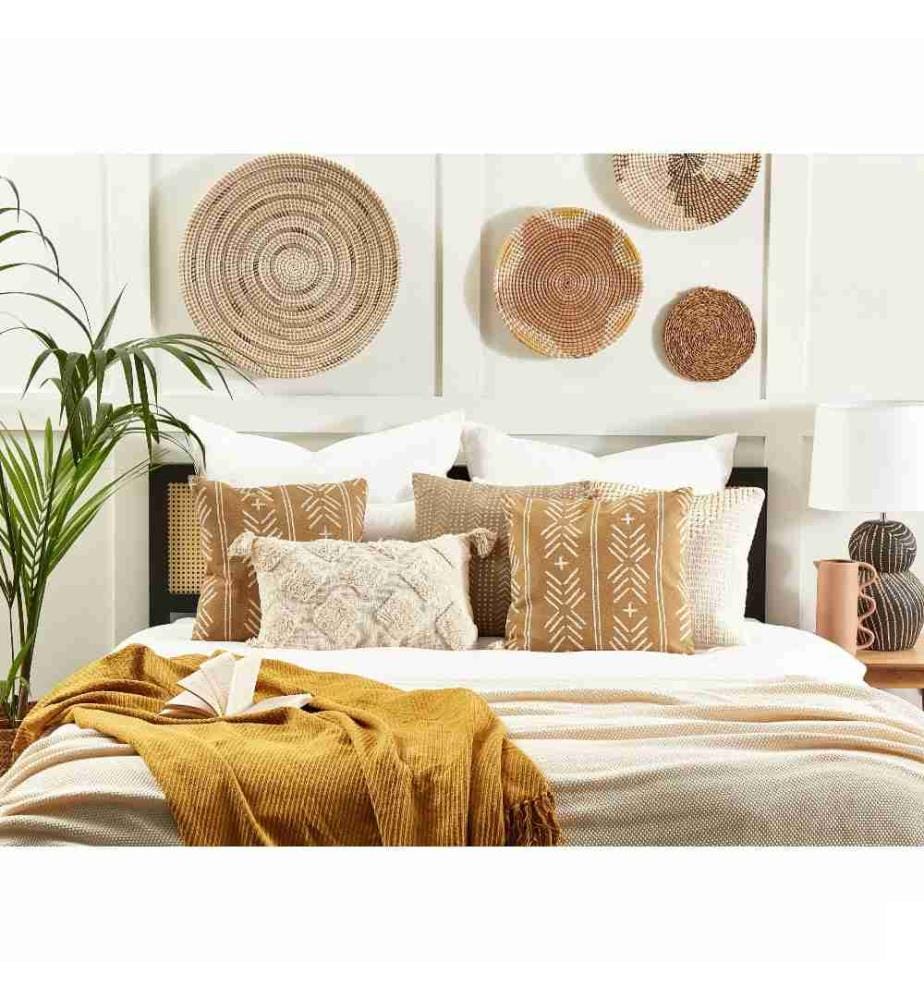 Coussins Décoratifs Beige et Blanc en Coton 45 x 45 cm à Motif Géométrique Fait à la Main avec Housse Amovible et Garniture Lot de 2