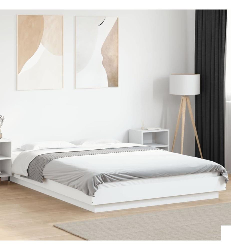 Cadre de lit avec lumières LED sans matelas blanc 140x200 cm