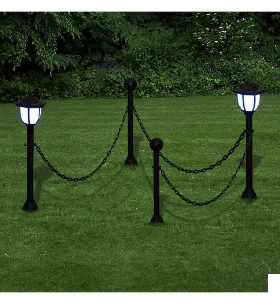 Clôture à chaîne avec deux lampes solaires LED et deux piquets