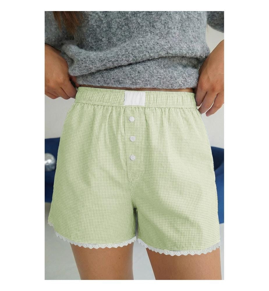 Short à carreaux vichy verts avec boutons et bordure en dentelle