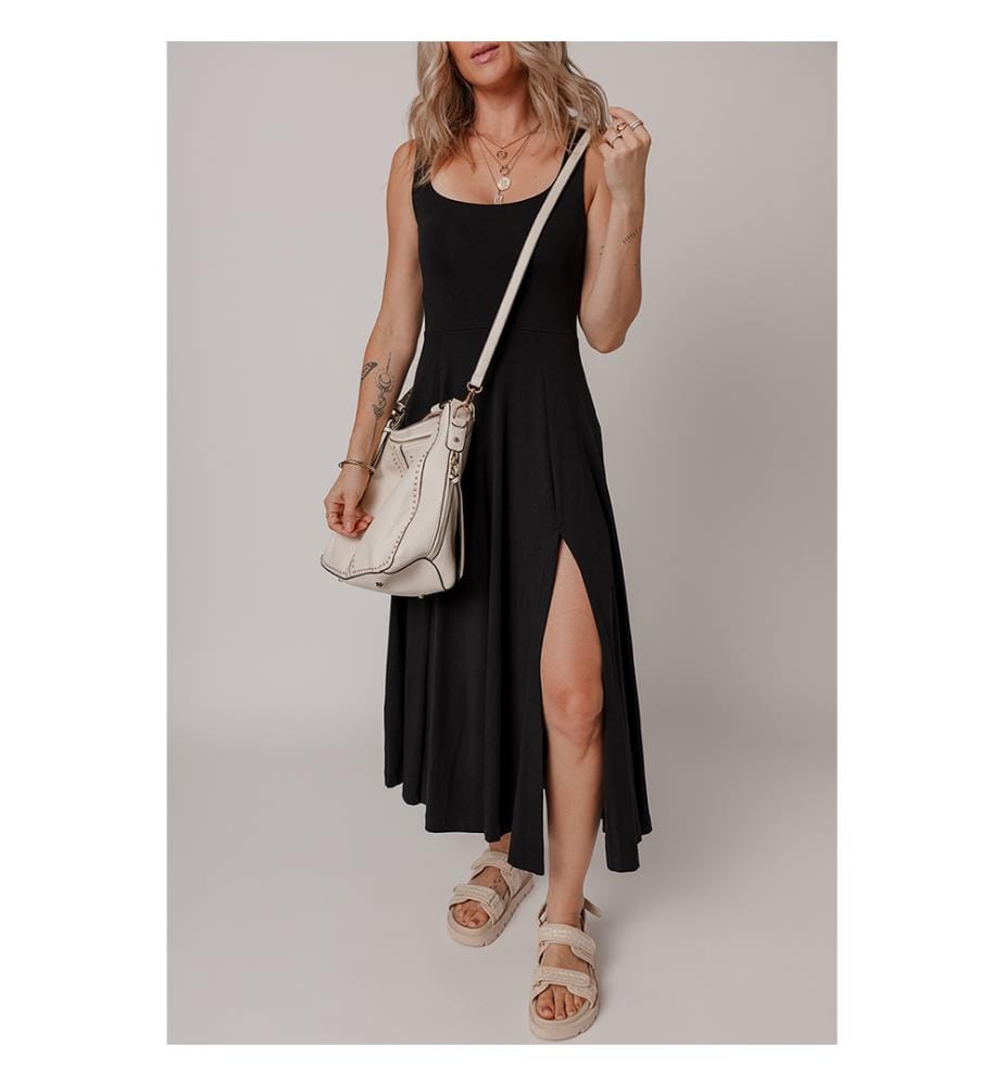 Robe mi-longue noire sans manches à encolure dégagée