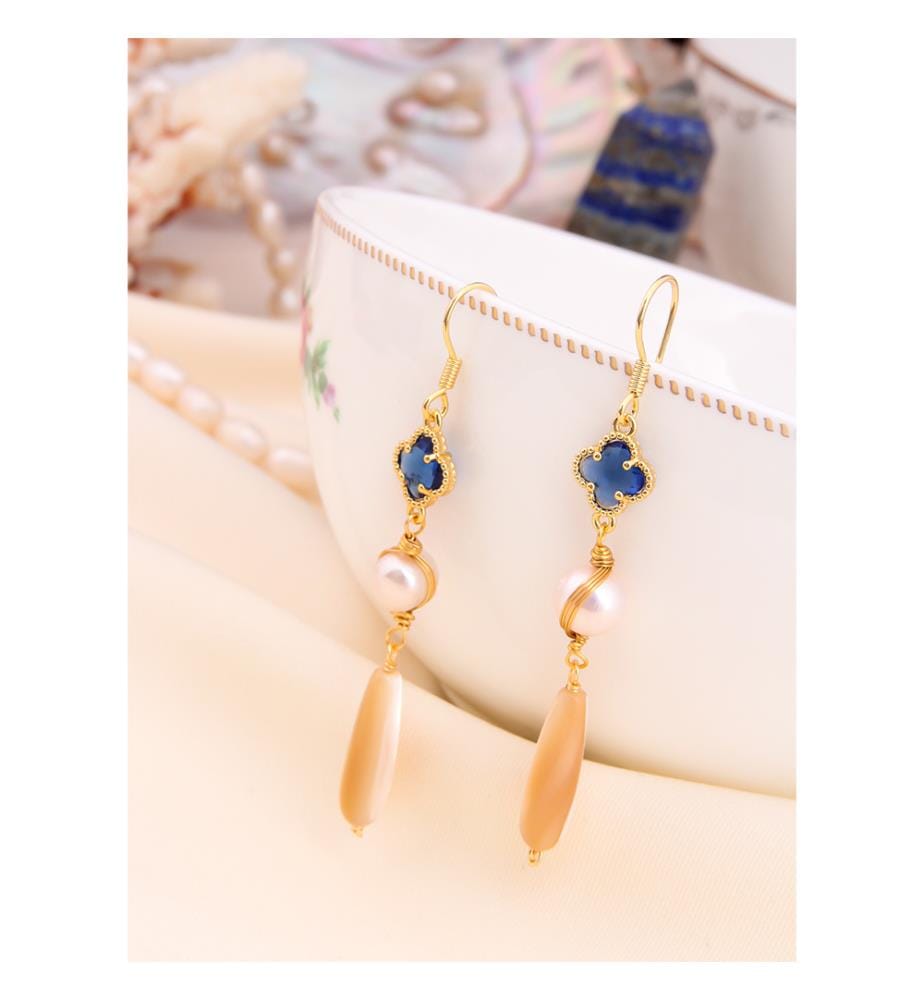 Boucles doreilles en zircon et perles