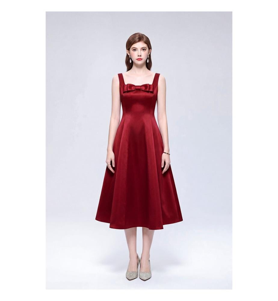 Robe midi en satin à col carré, noeud et jupe évasée - Rouge