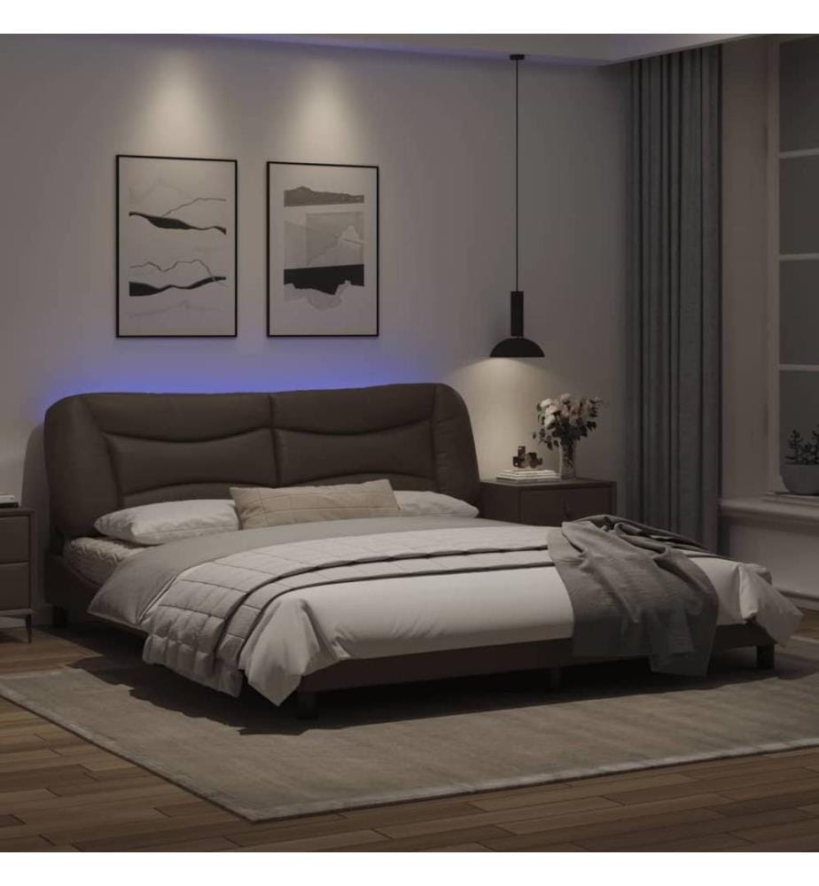 Bettgestell mit LED Braun 180x200 cm Kunstleder