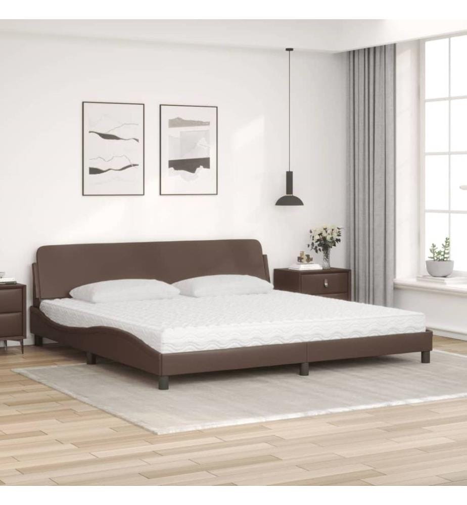 Bett mit Matratze Braun 200x200 cm Kunstleder
