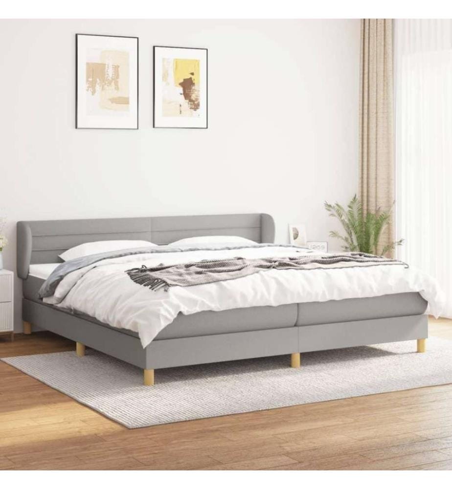 Boxspringbett mit Matratze Hellgrau 200x200 cm Stoff