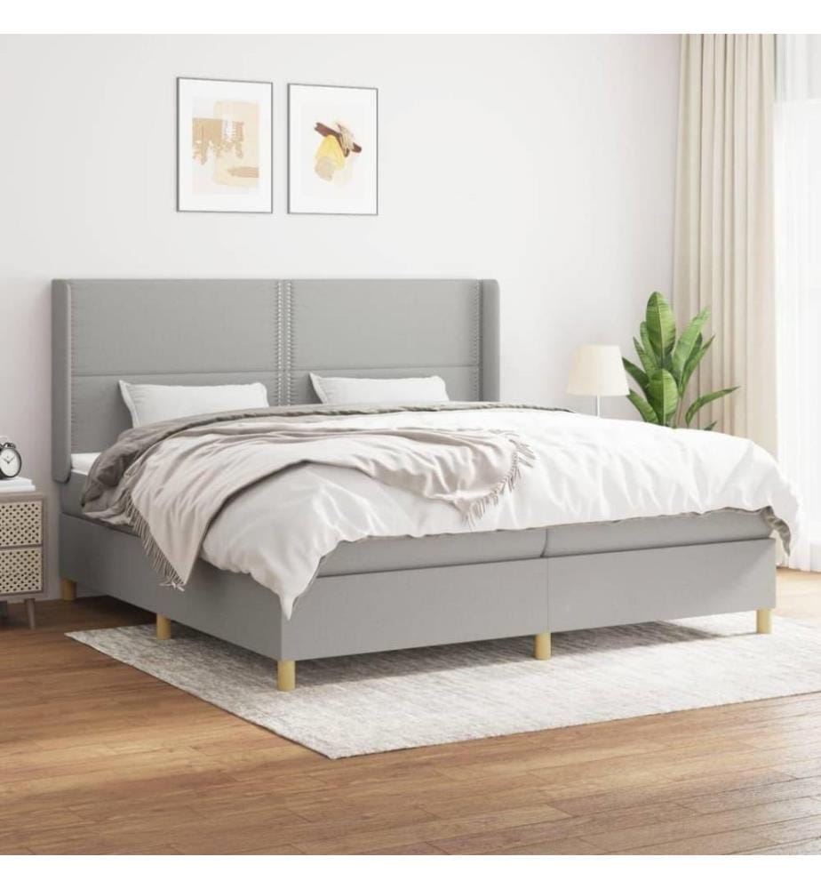 Boxspringbett mit Matratze Hellgrau 200x200 cm Stoff