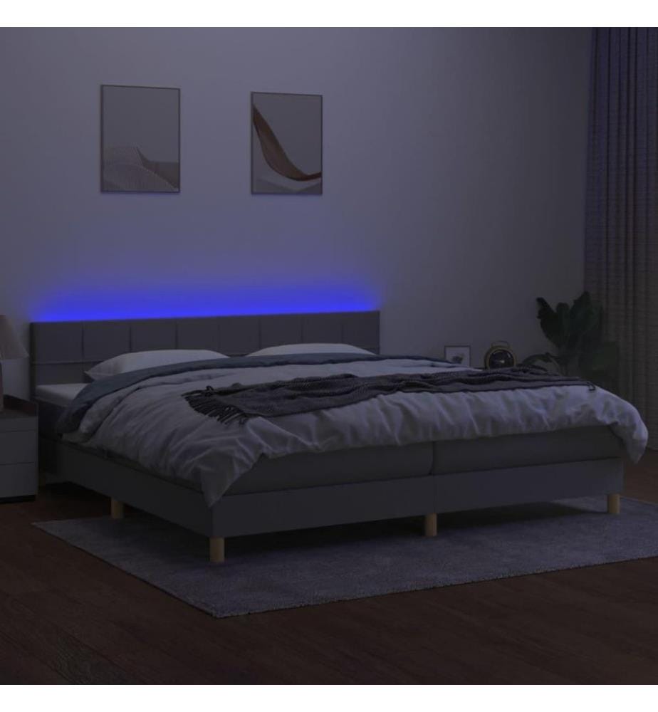 Boxspringbett mit Matratze & LED Hellgrau 200x200 cm Stoff
