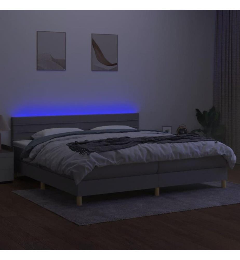 Boxspringbett mit Matratze & LED Hellgrau 200x200 cm Stoff