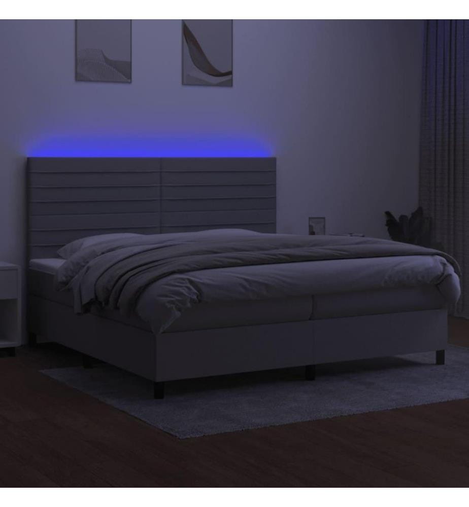 Boxspringbett mit Matratze & LED Hellgrau 200x200 cm Stoff
