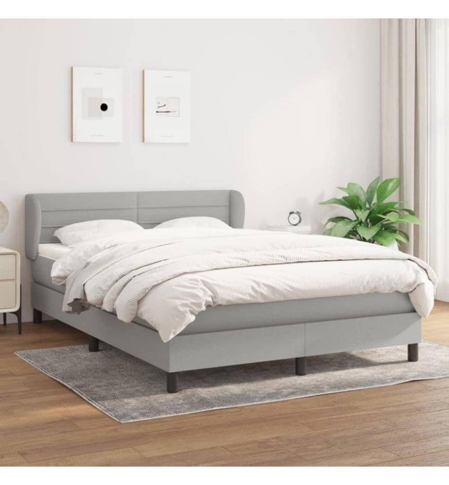 Boxspringbett mit Matratze Hellgrau 140x200 cm Stoff
