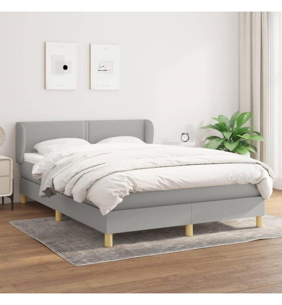 Boxspringbett mit Matratze Hellgrau 140x200 cm Stoff