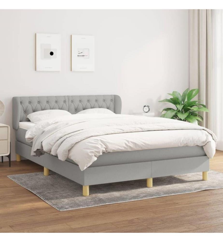 Boxspringbett mit Matratze Hellgrau 140x200 cm Stoff