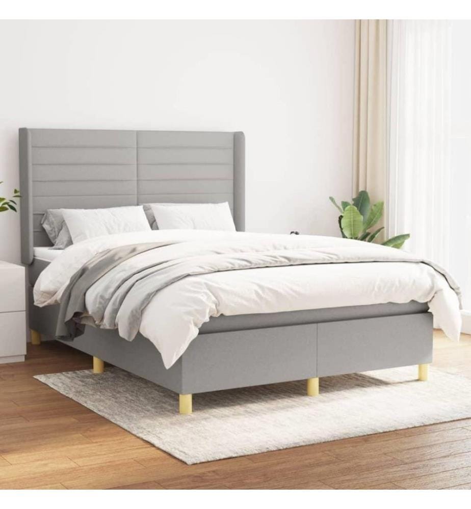 Boxspringbett mit Matratze Hellgrau 140x200 cm Stoff