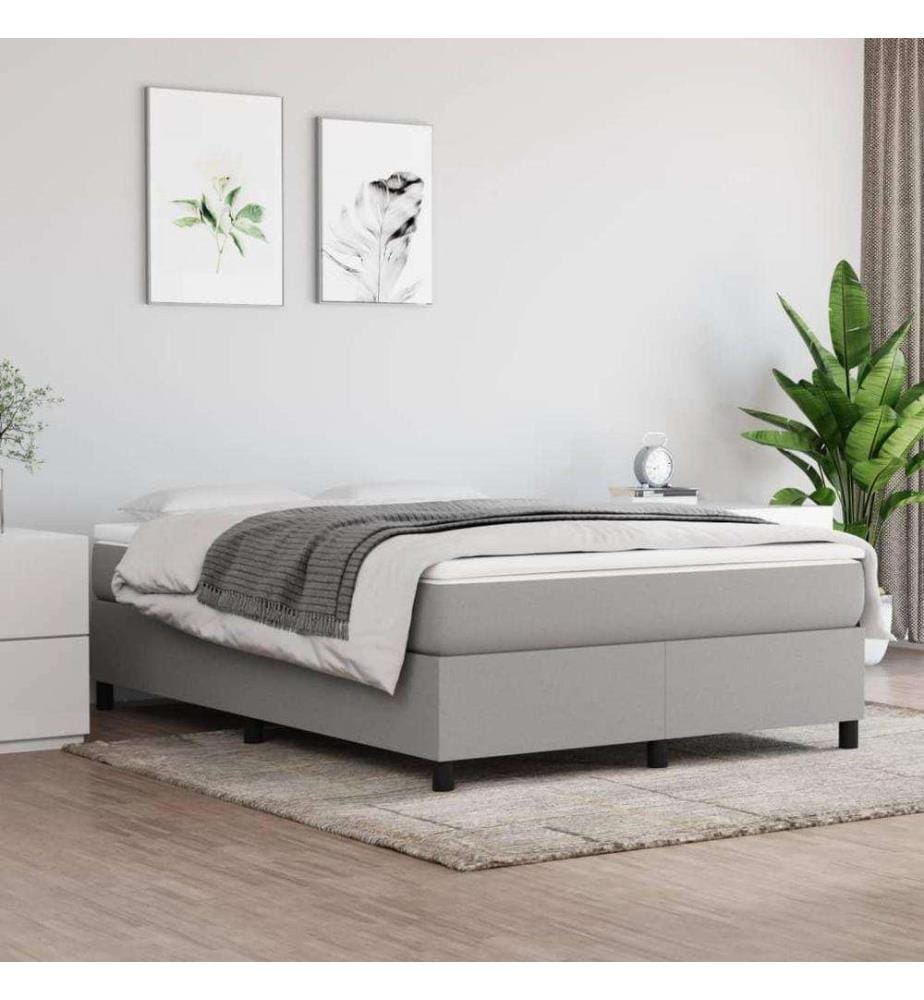 Boxspringbett mit Matratze Hellgrau 140x200 cm Stoff