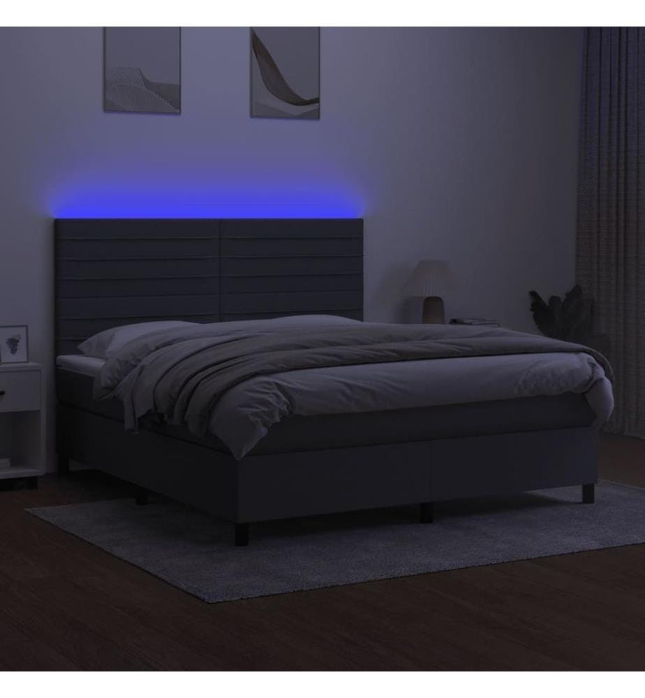 Boxspringbett mit Matratze & LED Dunkelgrau 180x200 cm Stoff