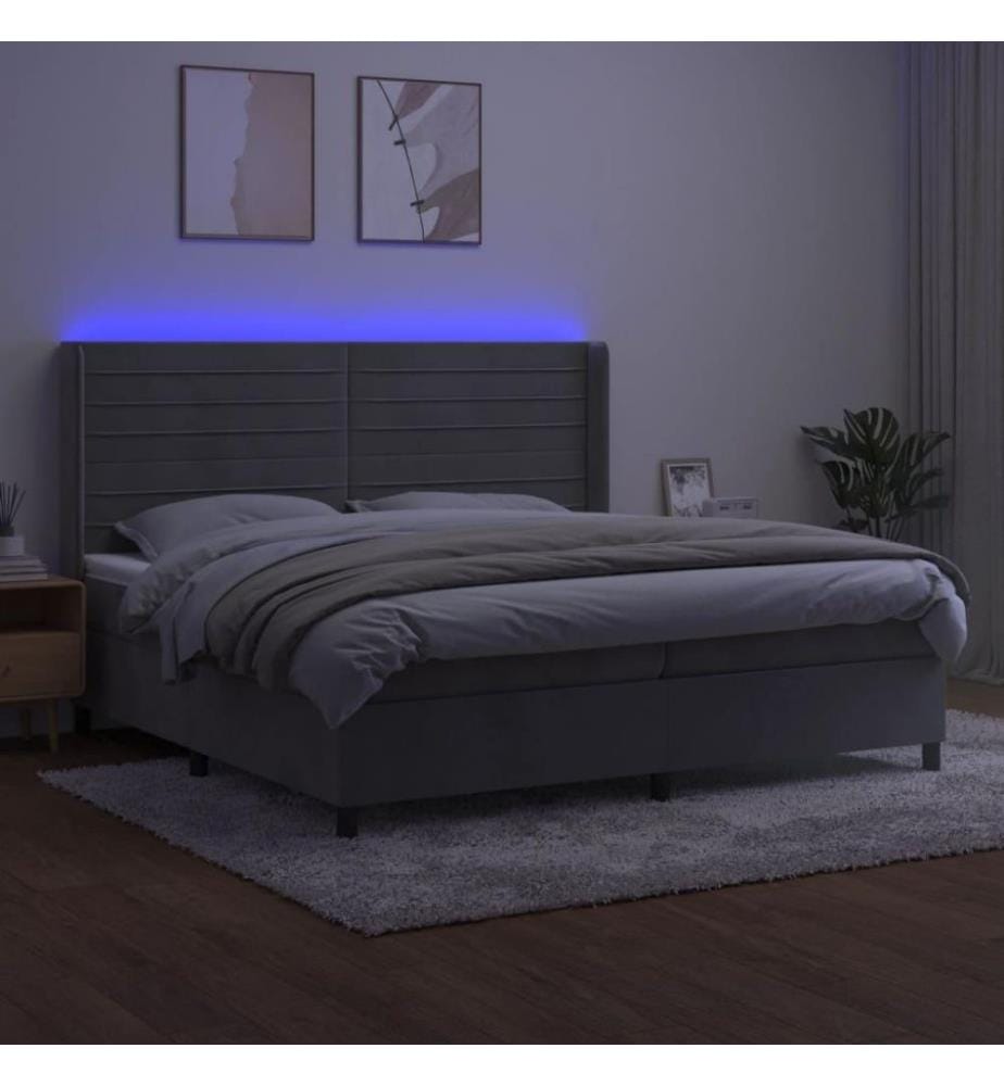 Boxspringbett mit Matratze & LED Hellgrau 200x200 cm Samt